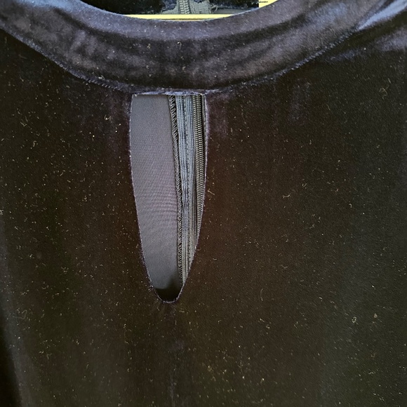 NWTAryeh Dark Blue Velvet Keyhole Dress Sz S Poly/Spandex Flare Sleeve Zip Back - Picture 5 of 10